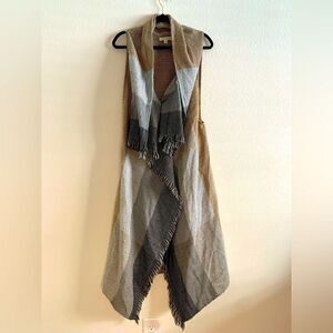 Francesca’s Sleeveless Wrap  